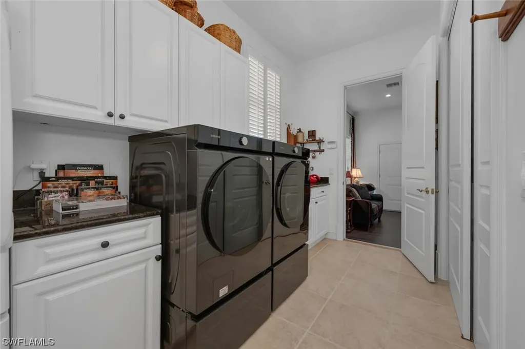 5949 Amberwood Drive Naples FL 34110