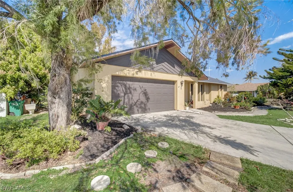 1803 Viscaya Parkway Cape Coral FL 33990