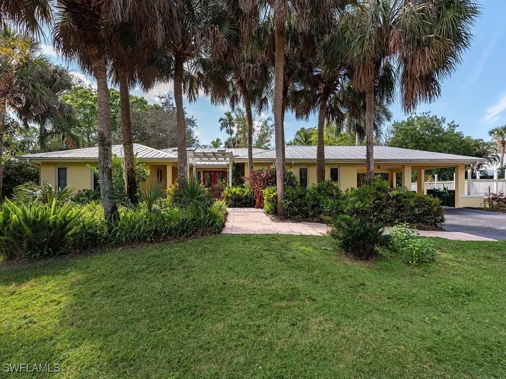 461 Carica Road Naples FL 34108