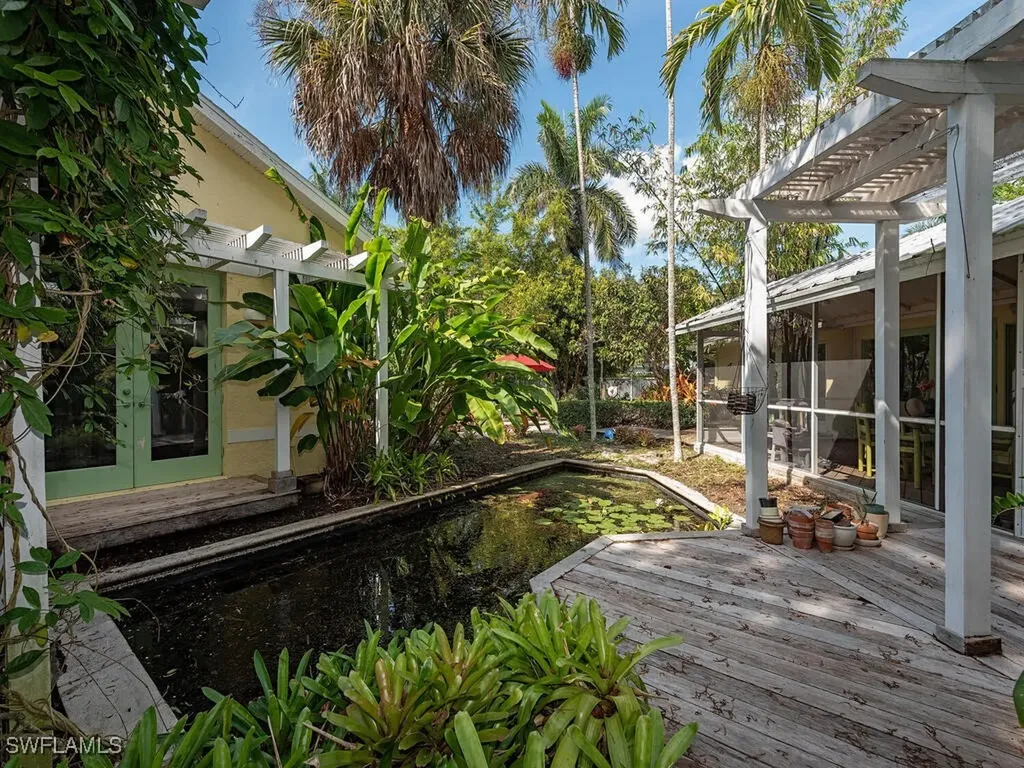 461 Carica Road Naples FL 34108