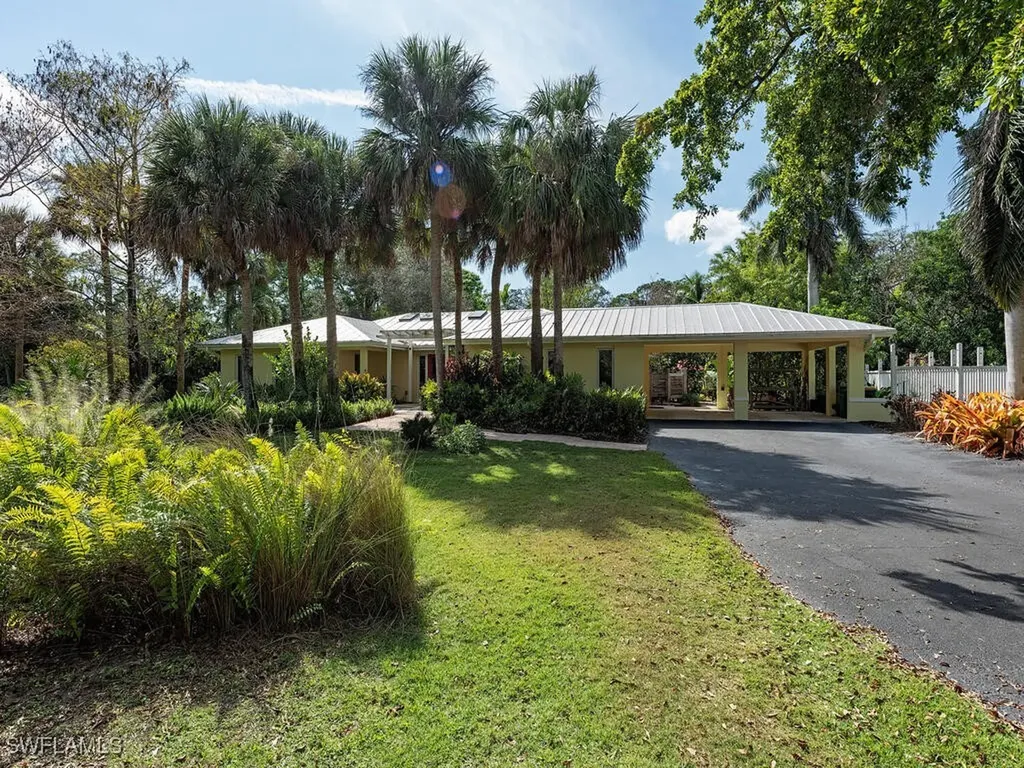 461 Carica Road Naples FL 34108