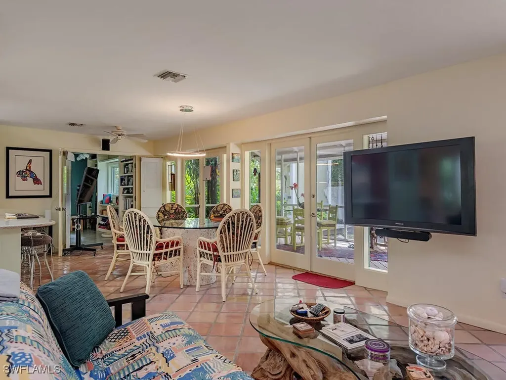 461 Carica Road Naples FL 34108