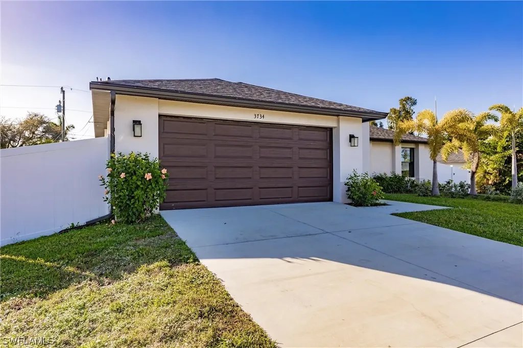 3734 SE 3rd Place Cape Coral FL 33904