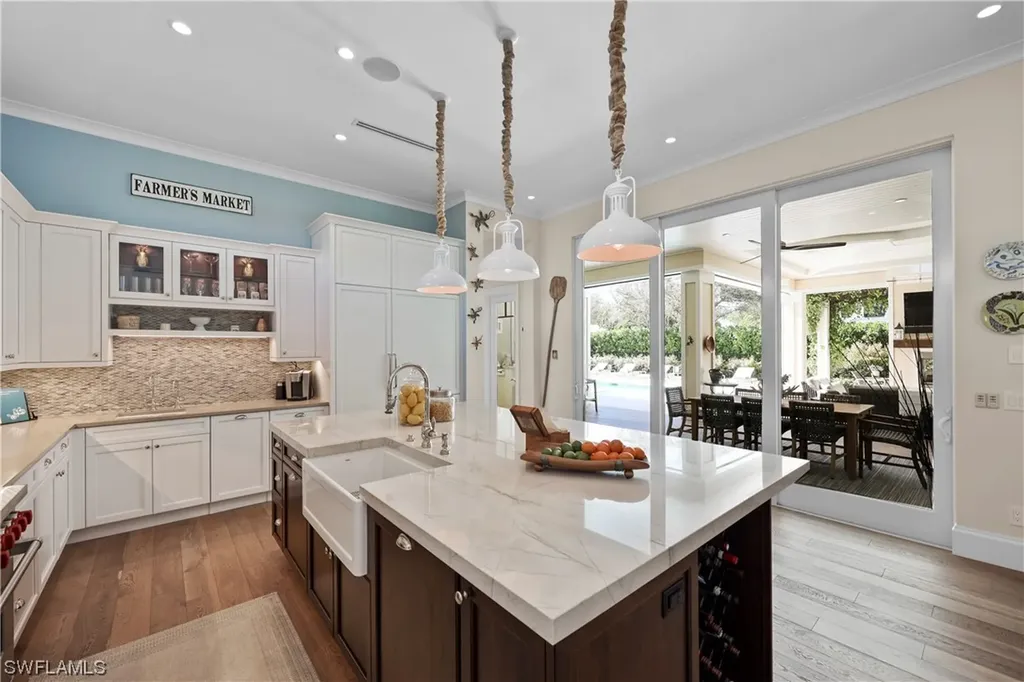 414 2nd Avenue N Naples FL 34102