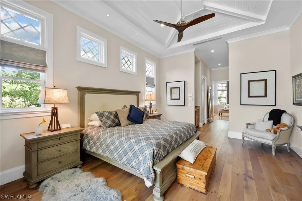 414 2nd Avenue N Naples FL 34102