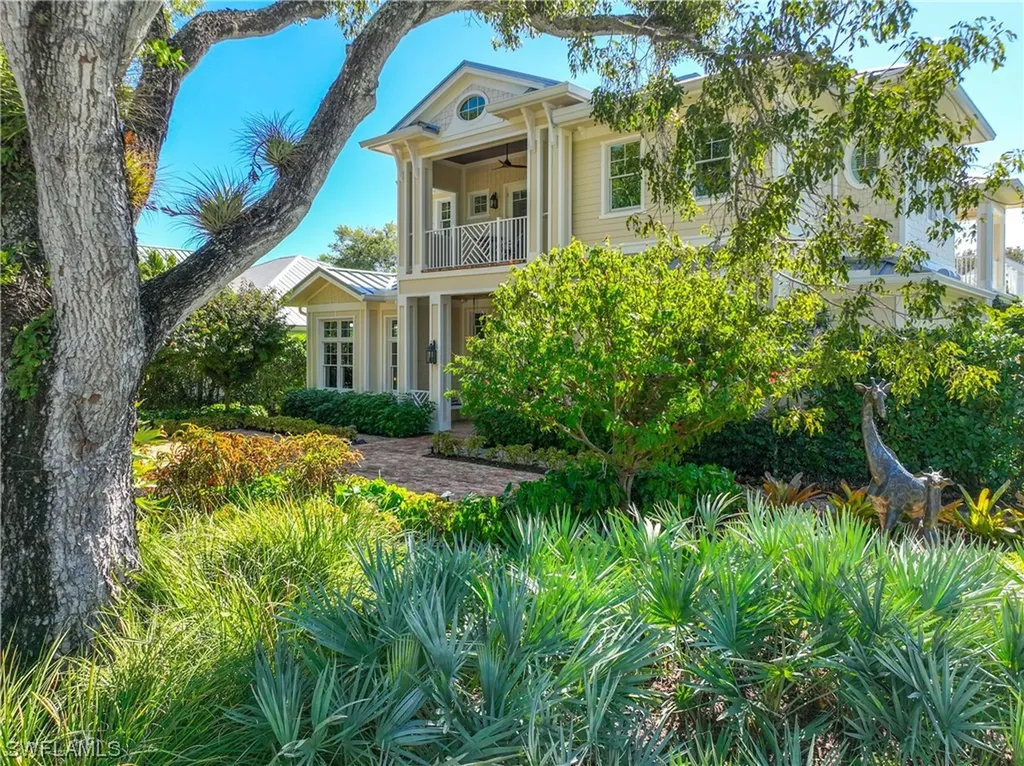 414 2nd Avenue N Naples FL 34102