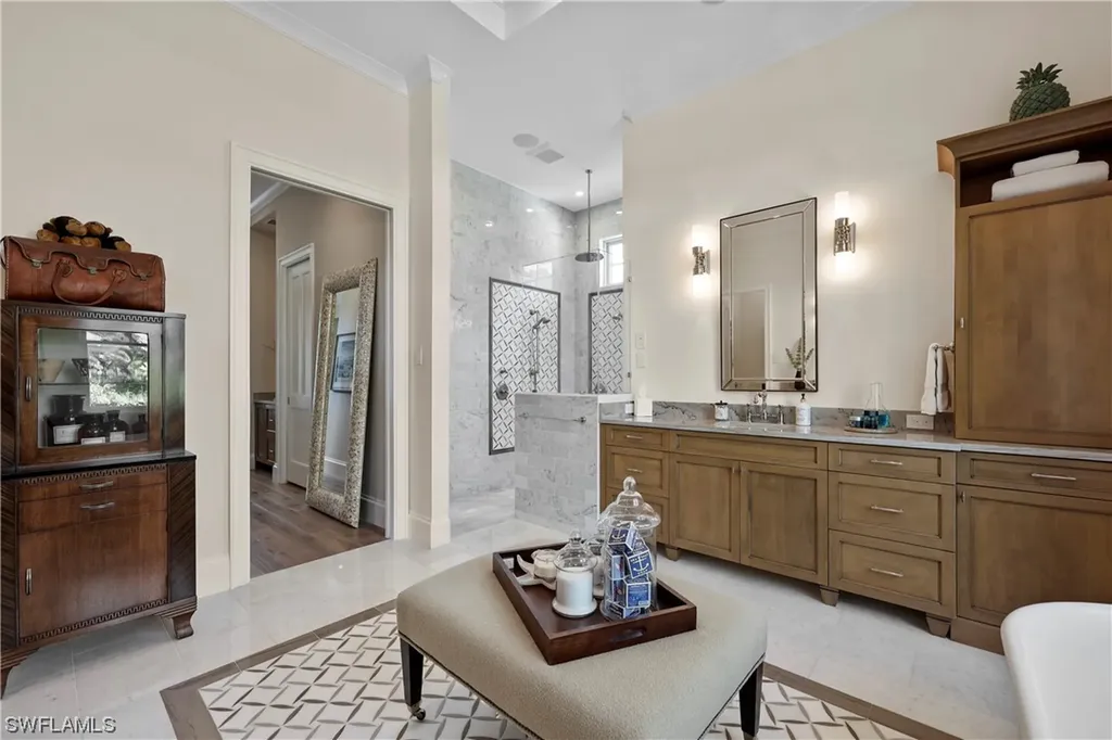 414 2nd Avenue N Naples FL 34102
