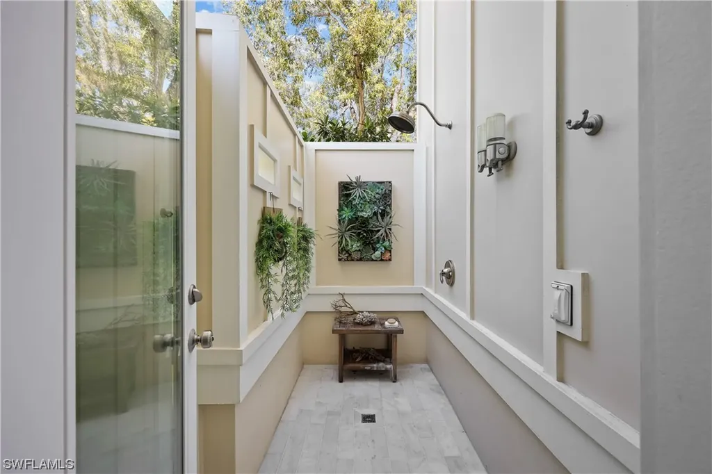 414 2nd Avenue N Naples FL 34102