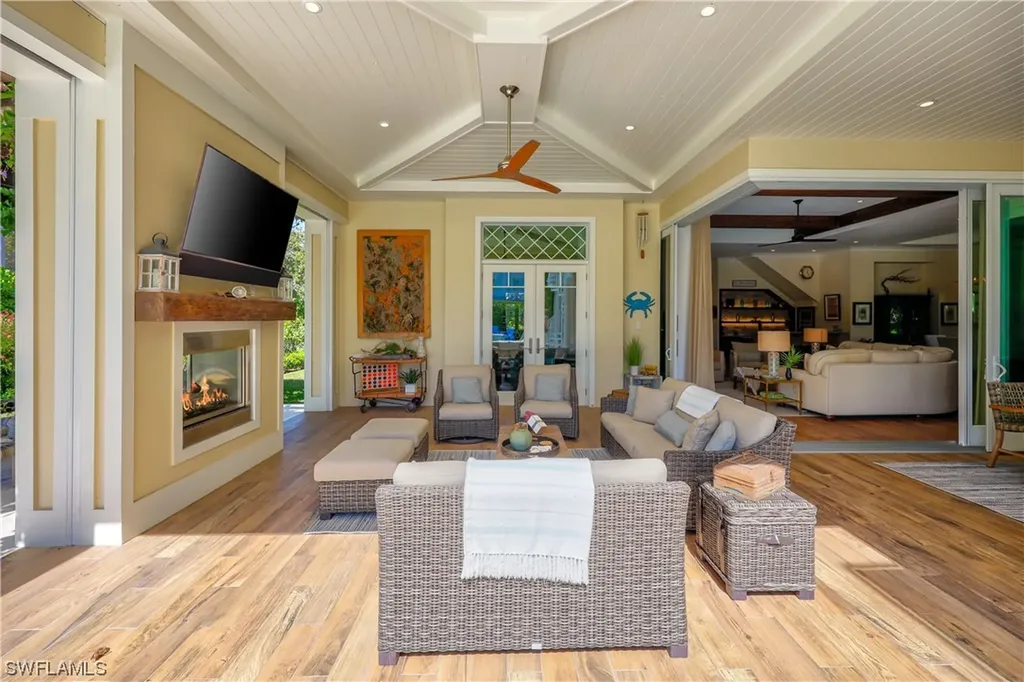 414 2nd Avenue N Naples FL 34102