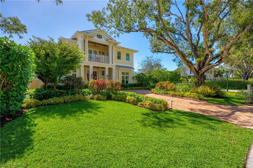 414 2nd Avenue N Naples FL 34102