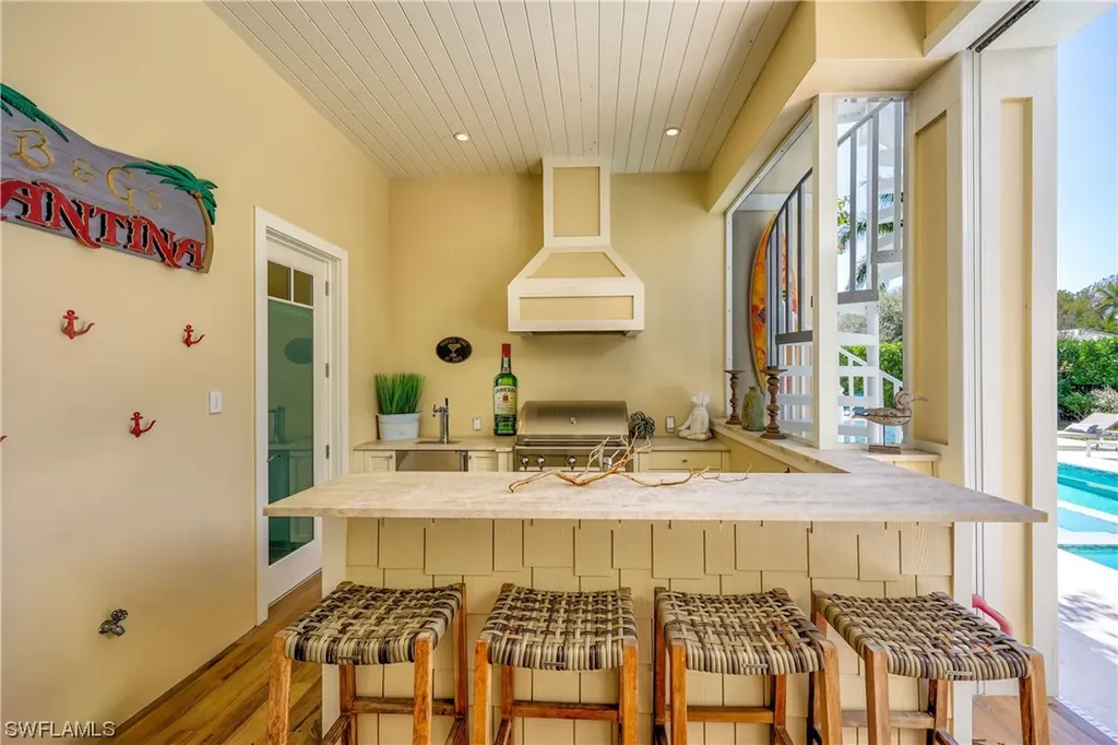 414 2nd Avenue N Naples FL 34102