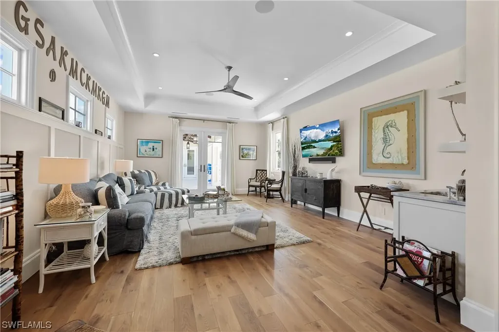 414 2nd Avenue N Naples FL 34102