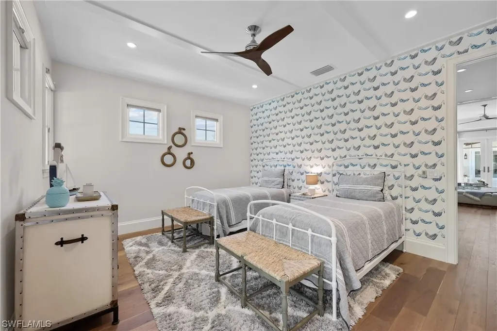 414 2nd Avenue N Naples FL 34102