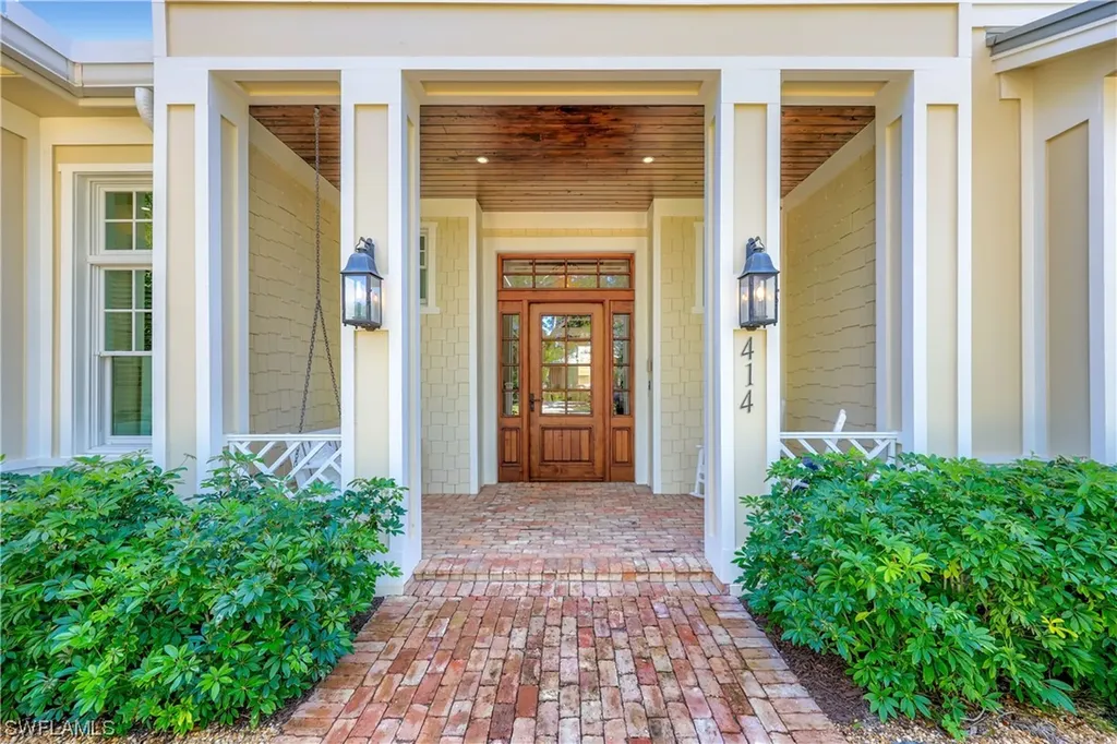 414 2nd Avenue N Naples FL 34102