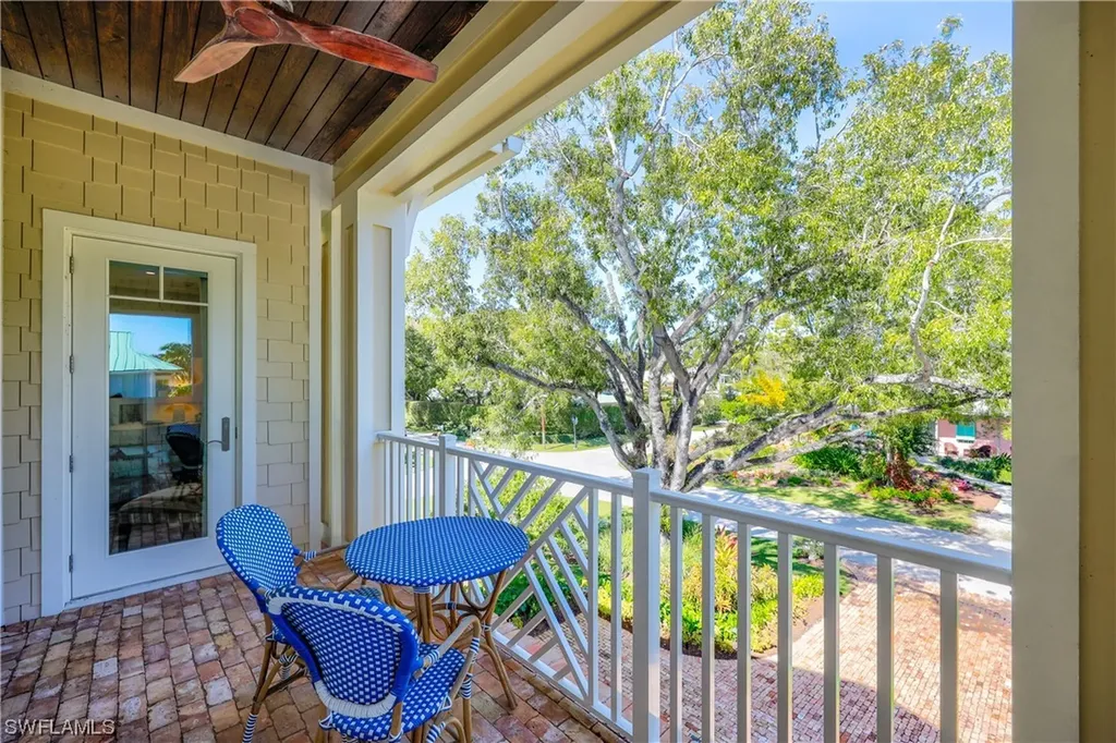 414 2nd Avenue N Naples FL 34102