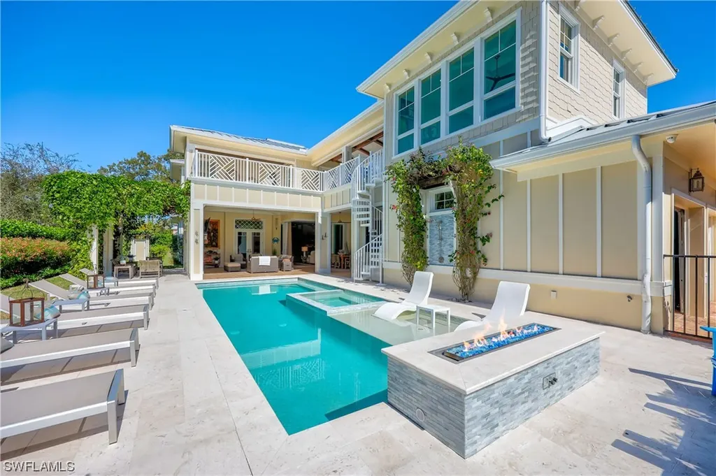 414 2nd Avenue N Naples FL 34102