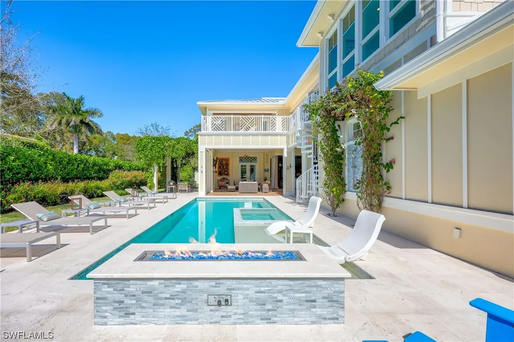 414 2nd Avenue N Naples FL 34102