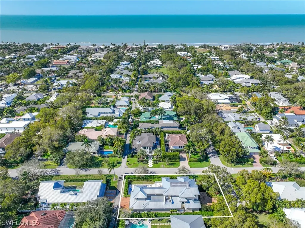 414 2nd Avenue N Naples FL 34102