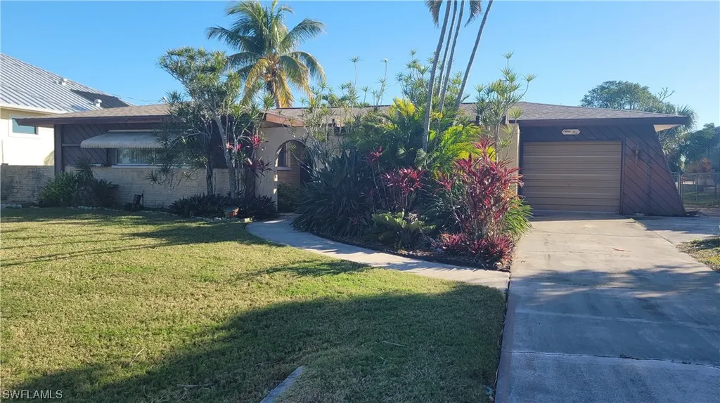 910 El Dorado Parkway E Cape Coral FL 33904