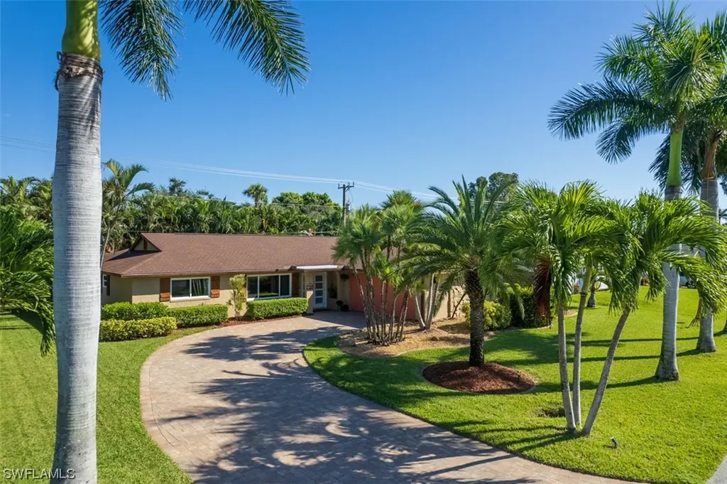 1033 N Town And River Drive Fort Myers FL 33919