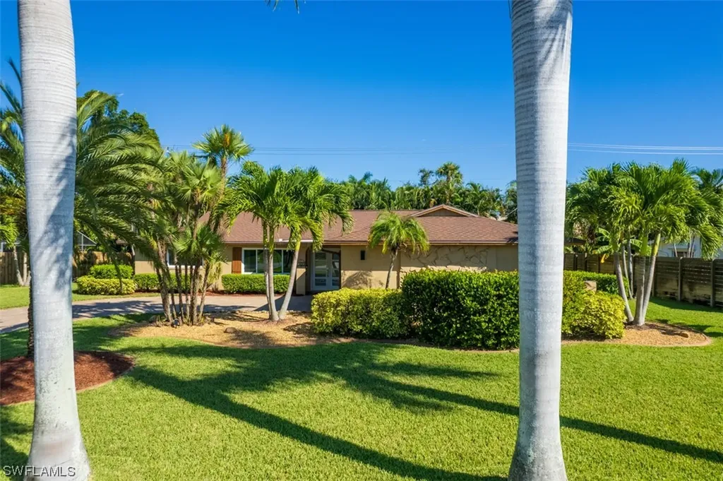 1033 N Town And River Drive Fort Myers FL 33919