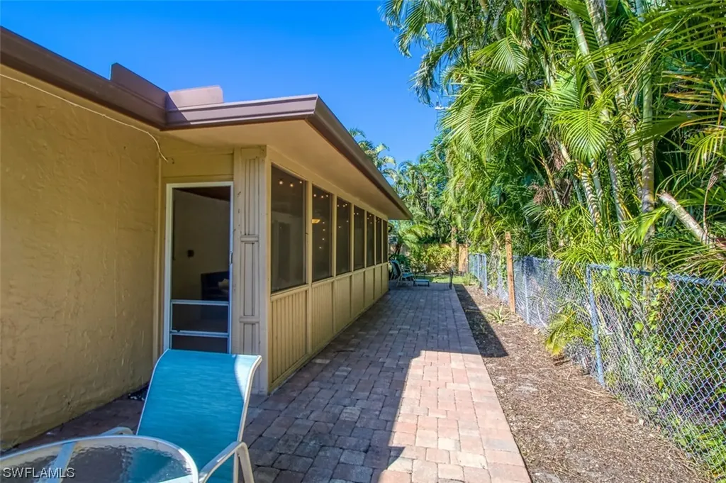 1033 N Town And River Drive Fort Myers FL 33919