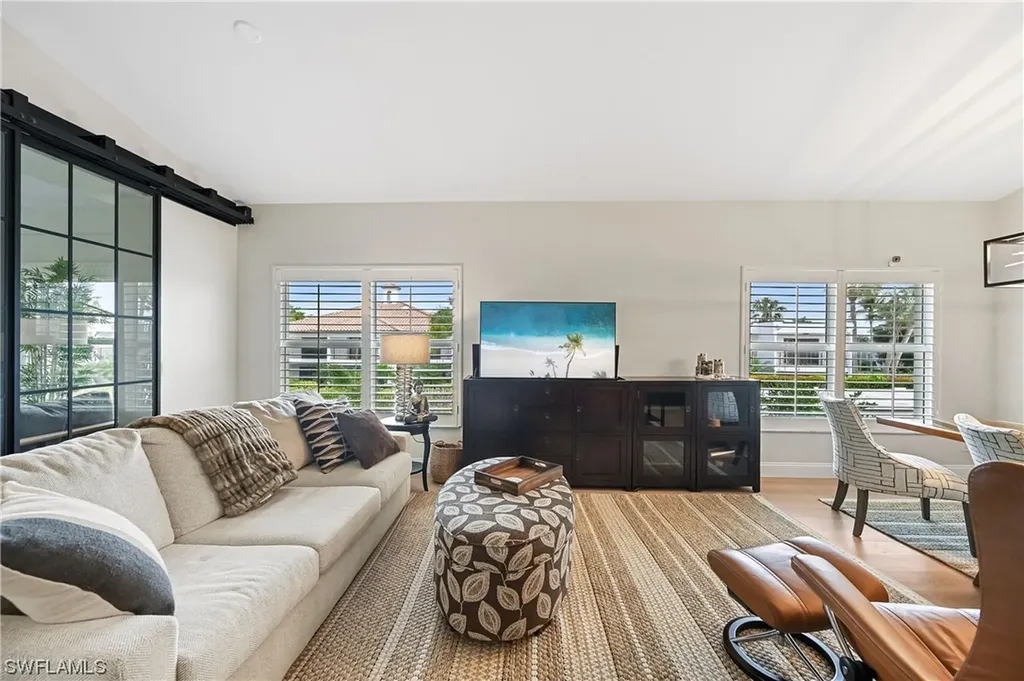 547 11th Avenue S Naples FL 34102