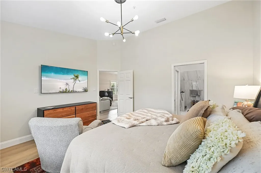 547 11th Avenue S Naples FL 34102