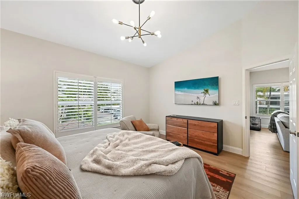 547 11th Avenue S Naples FL 34102