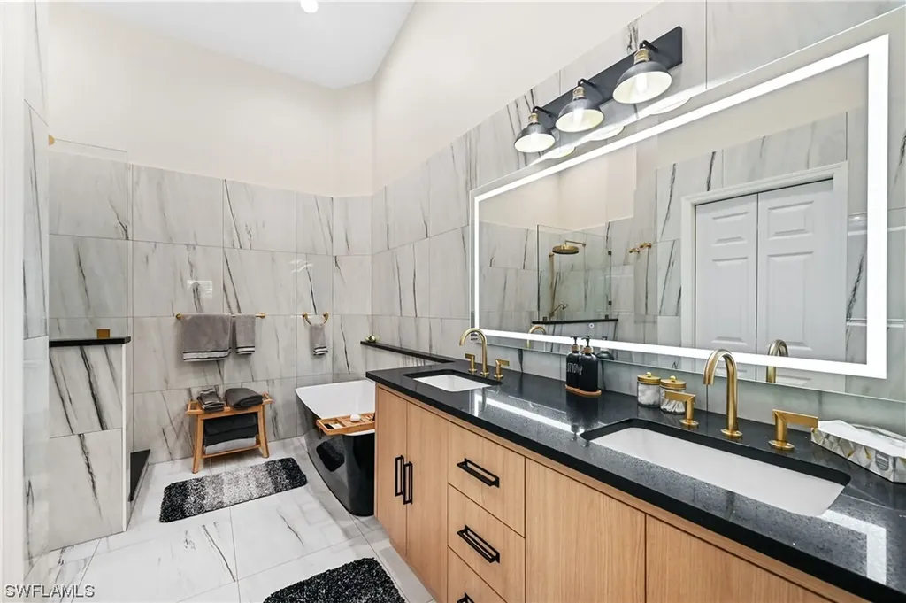 547 11th Avenue S Naples FL 34102
