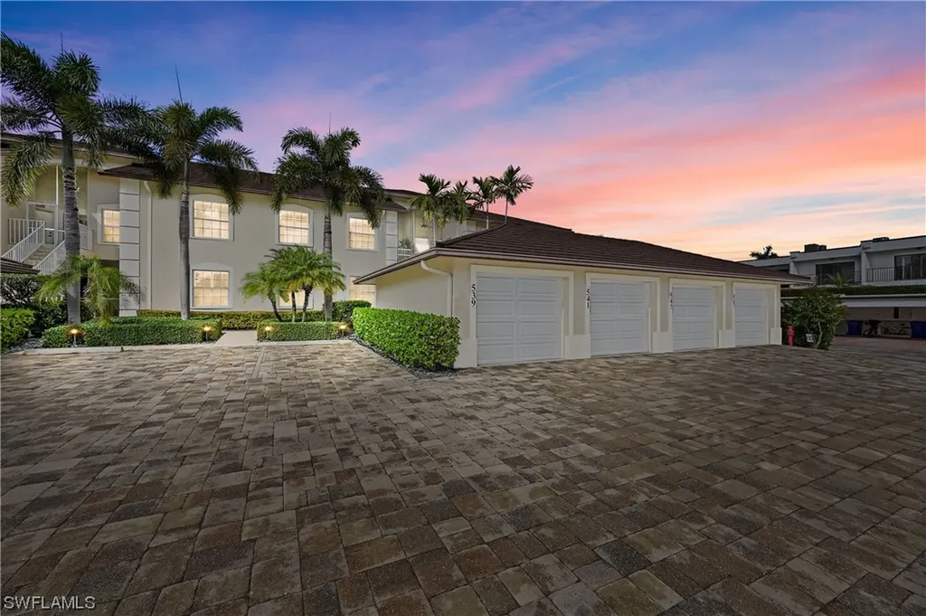 547 11th Avenue S Naples FL 34102