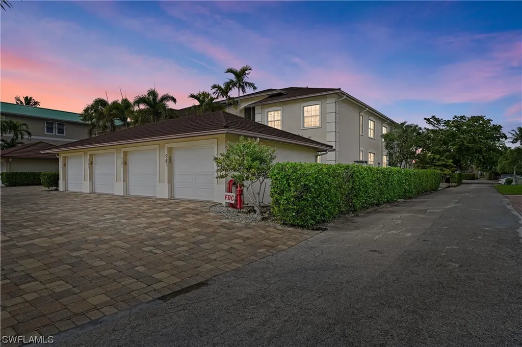 547 11th Avenue S Naples FL 34102