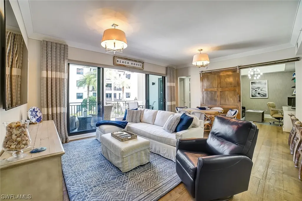 Naples FL, 1030 3RD Avenue S, Unit 306