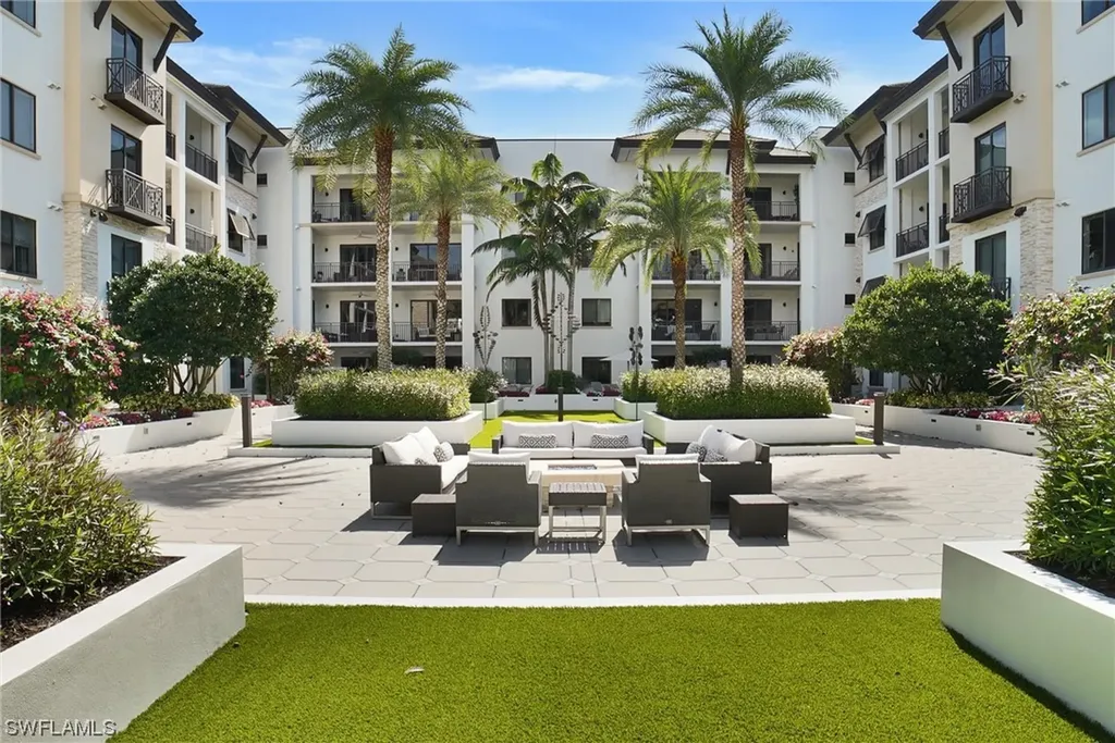 1030 3rd Avenue S Naples FL 34102