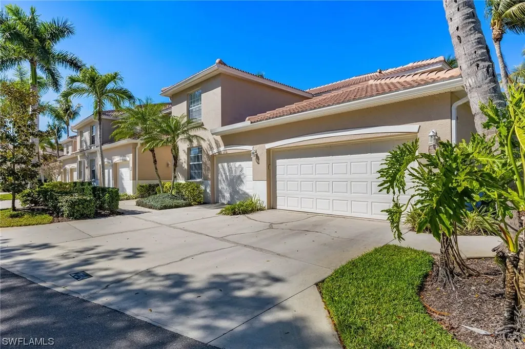337 Dover Place Naples FL 34104