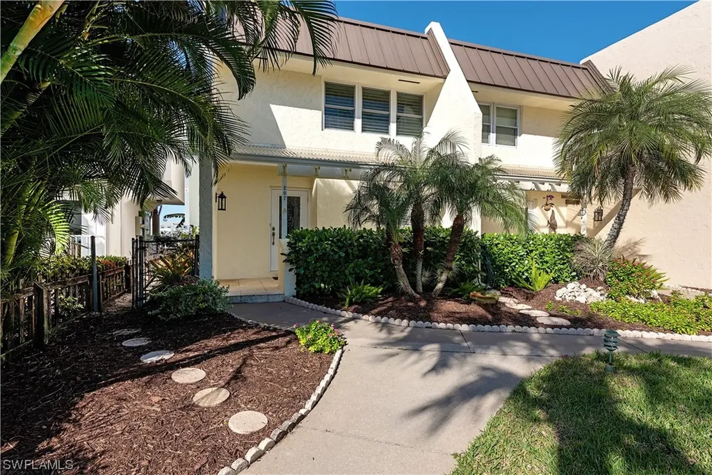800 River Point Drive Naples FL 34102