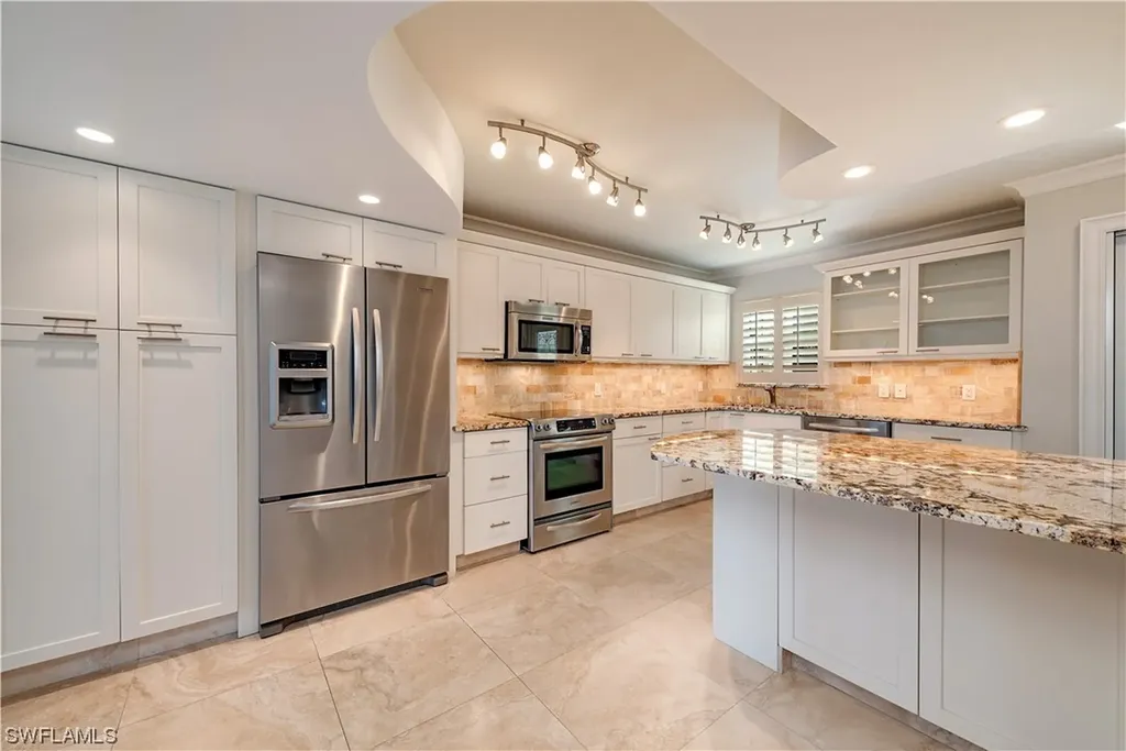 800 River Point Drive Naples FL 34102