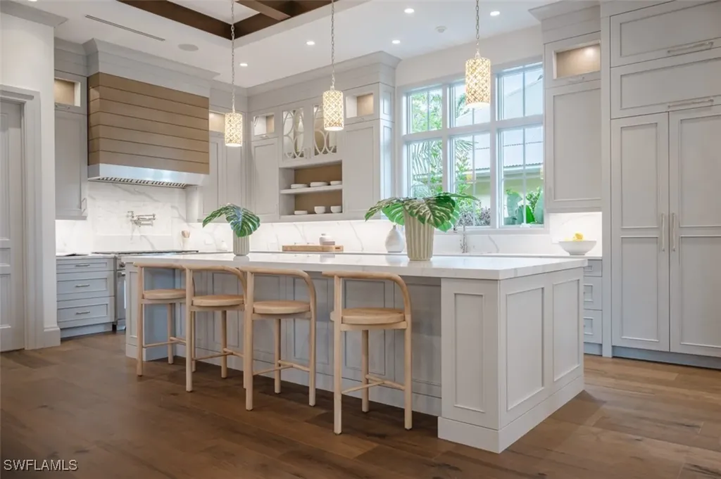 128 1st Avenue S Naples FL 34102