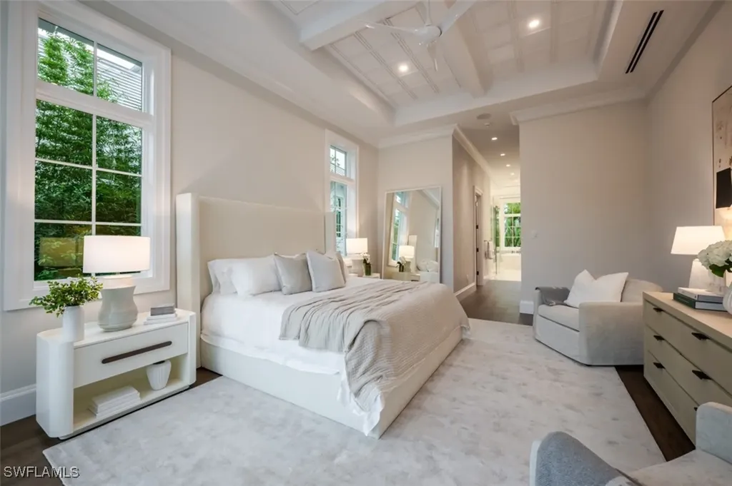 128 1st Avenue S Naples FL 34102