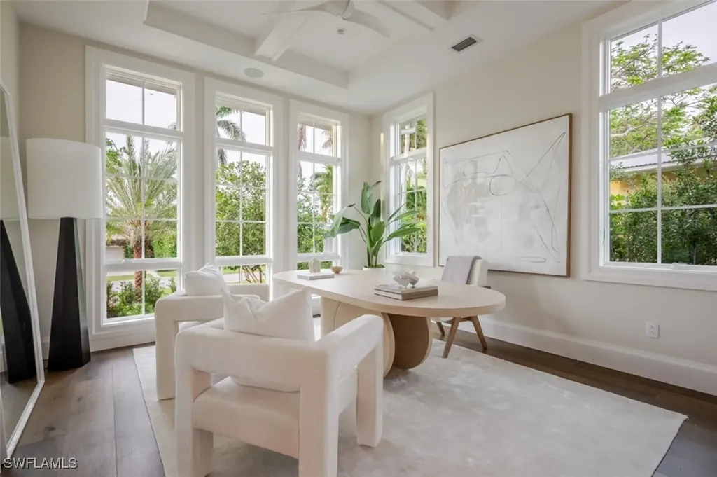 128 1st Avenue S Naples FL 34102
