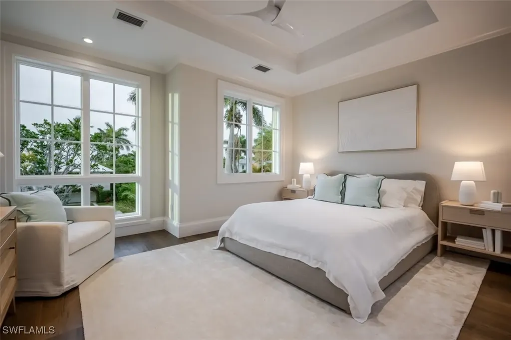 128 1st Avenue S Naples FL 34102