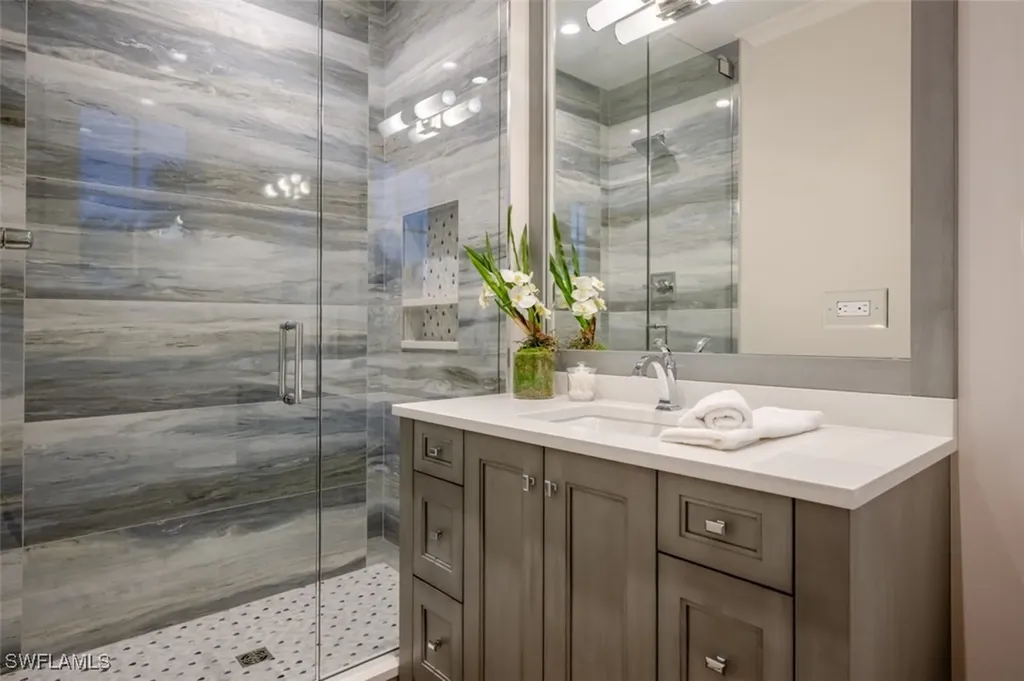 128 1st Avenue S Naples FL 34102