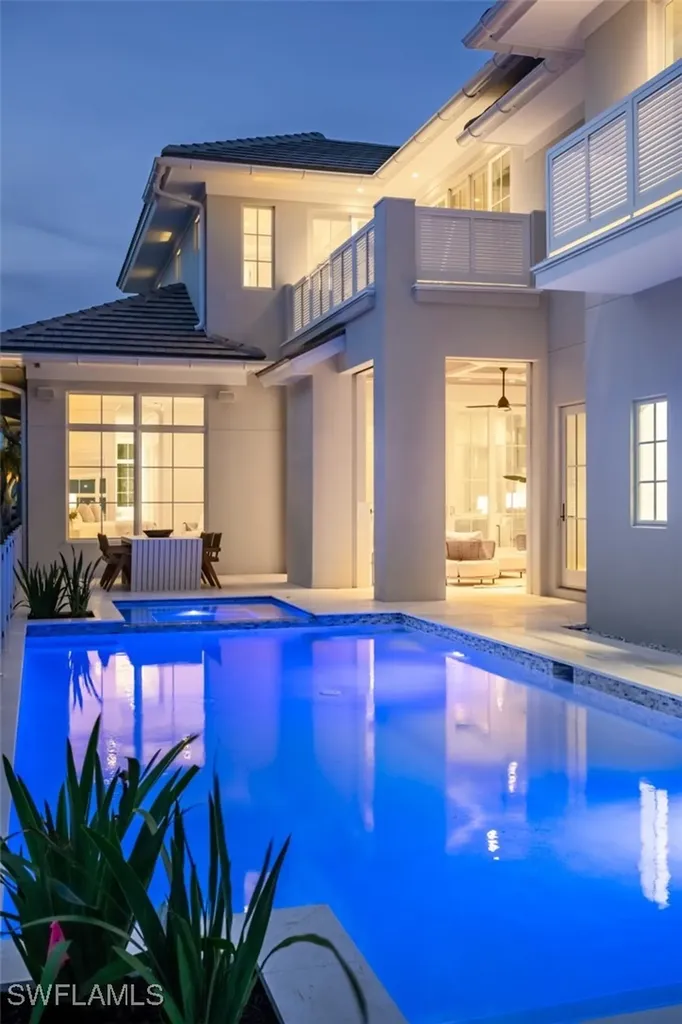 128 1st Avenue S Naples FL 34102