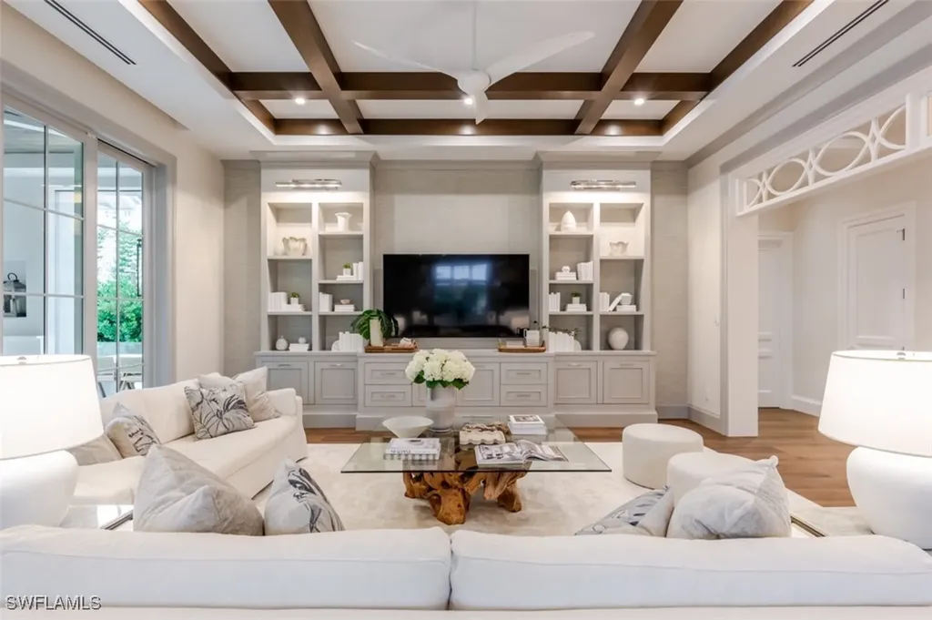 128 1st Avenue S Naples FL 34102