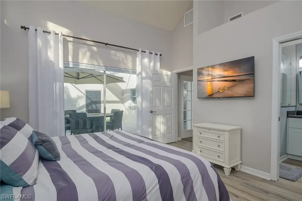 4536 Court Way Naples FL 34109
