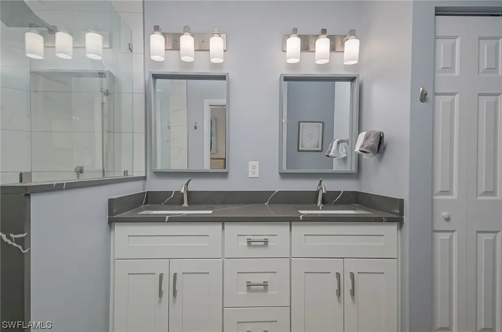 4536 Court Way Naples FL 34109