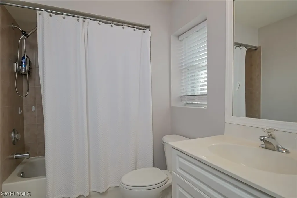 4536 Court Way Naples FL 34109