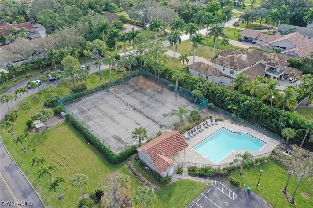4536 Court Way Naples FL 34109