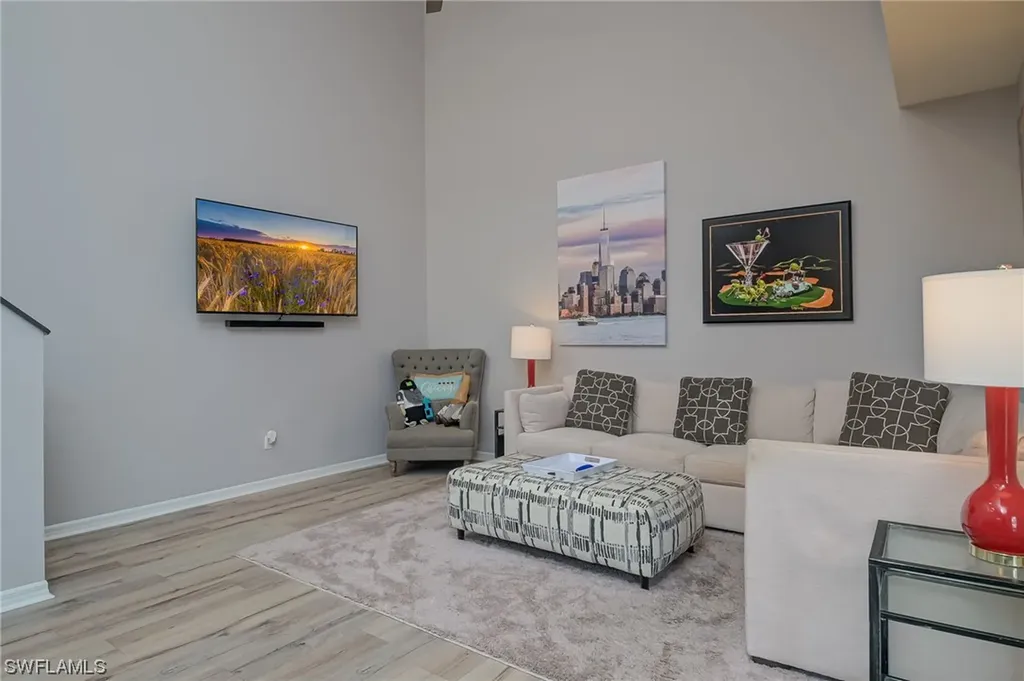 4536 Court Way Naples FL 34109