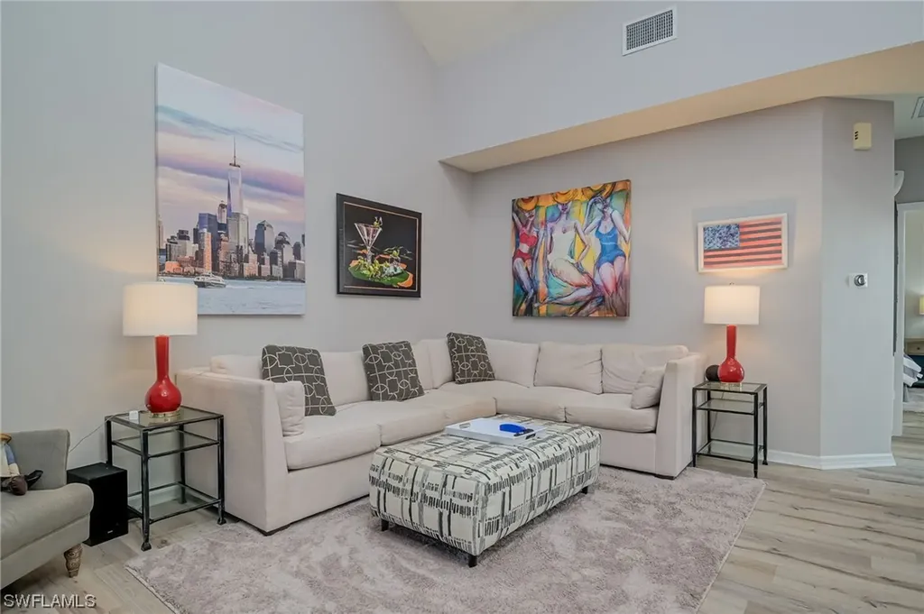 4536 Court Way Naples FL 34109